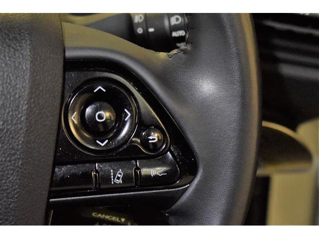 プリウス ＳセーフティプラスＩＩ　ワンセグ　メモリーナビ　ミュージックプレイヤー接続可　バックカメラ　衝突被害軽減システム　ＥＴＣ　ＬＥＤヘッドランプ　トヨタ認定中古車（16枚目）