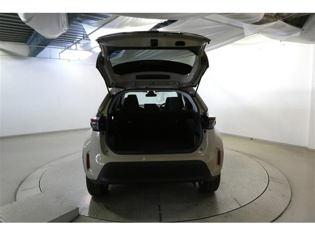 ヤリスクロス ハイブリッドＧ　ＴＳＳ　イモビライザー　バックモニタ－　エアコン　インテリキー　フルセグＴＶ　パワーウィンド　Ｗエアバック　オートクルーズ　メディアプレイヤー接続　キーフリー　横滑防止装置　サイドエアバッグ　アルミ（9枚目）