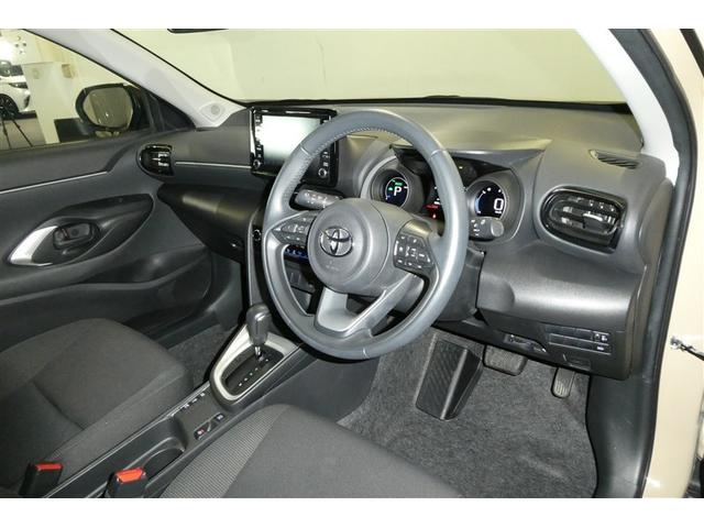 ヤリスクロス ハイブリッドＧ　ＴＳＳ　イモビライザー　バックモニタ－　エアコン　インテリキー　フルセグＴＶ　パワーウィンド　Ｗエアバック　オートクルーズ　メディアプレイヤー接続　キーフリー　横滑防止装置　サイドエアバッグ　アルミ（10枚目）