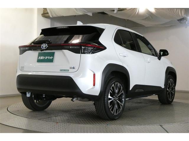 ヤリスクロス ハイブリッドＺ　インテリジェントキー　アルミホイル　ＬＥＤライト　リアカメラ　クルーズコントロール　横滑り防止システム　ナビＴＶ　メモリーナビゲーション　電動シ－ト　パワステ　オートエアコン　キーフリー　イモビライザ（8枚目）