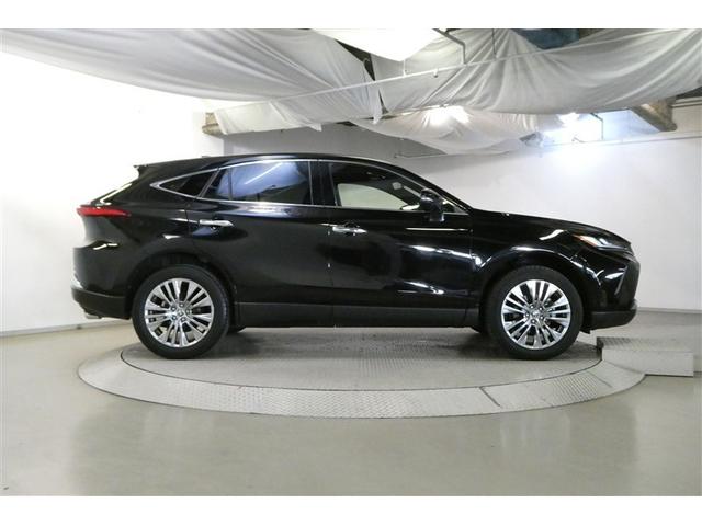 ハリアー Ｚ　盗難防止　パノラマルーフ　運転席パワーシート　地デジ　横滑防止装置　リアビューカメラ　ヘッドライトＬＥＤ　アルミホイール　Ｗエアバッグ　キーレス　ドラレコ付き　スマートキ－　サイドエアバッグ　エアコン（5枚目）