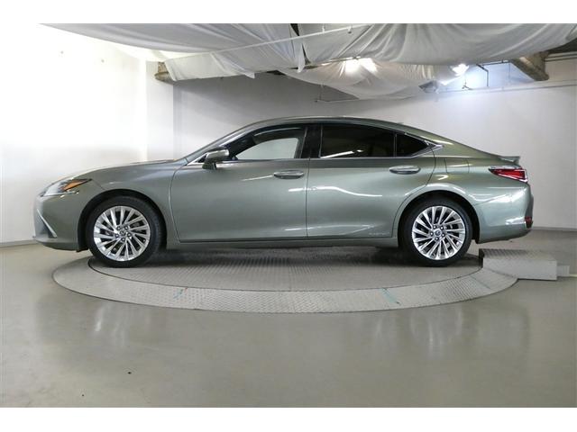 ＥＳ ＥＳ３００ｈ　バージョンＬ　フルセグ地デジＴＶ　黒革シート　ナビ＆ＴＶ　ＥＴＣ　横滑り防止装置　ＬＥＤ　スマートキー　ミュージックプレイヤー接続可　エアバッグ　パワーシート　アルミホイール　バックモニター　エアコン　メモリーナビ（4枚目）