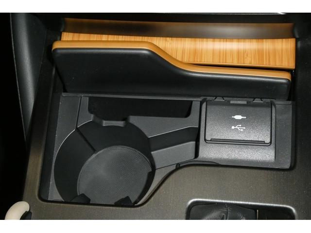 ＥＳ ＥＳ３００ｈ　バージョンＬ　フルセグ地デジＴＶ　黒革シート　ナビ＆ＴＶ　ＥＴＣ　横滑り防止装置　ＬＥＤ　スマートキー　ミュージックプレイヤー接続可　エアバッグ　パワーシート　アルミホイール　バックモニター　エアコン　メモリーナビ（25枚目）