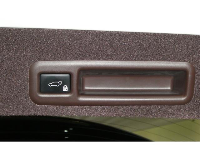 ＲＸ ＲＸ２００ｔ　バージョンＬ　衝突軽減装置　ＡＣ１００Ｖ電源　Ｂカメラ　アイドリングストップ　メモリナビ　エアロ　本革　Ｐシート　ＤＶＤ　キーレス　ＬＥＤヘッドランプ　エアコン　エアバッグ　アルミホイール　ＡＵＸ　盗難防止装置（11枚目）