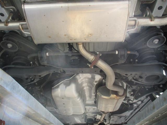 ＲＸ ＲＸ２００ｔ　バージョンＬ　衝突軽減装置　ＡＣ１００Ｖ電源　Ｂカメラ　アイドリングストップ　メモリナビ　エアロ　本革　Ｐシート　ＤＶＤ　キーレス　ＬＥＤヘッドランプ　エアコン　エアバッグ　アルミホイール　ＡＵＸ　盗難防止装置（40枚目）