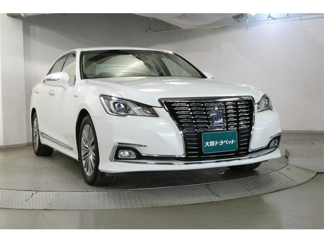 クラウンハイブリッド ロイヤルサルーン　ダブルエアコン　本革　フルセグテレビ　Ｂカメラ　ＬＥＤヘッドランプ　ＤＶＤ再生機能　盗難防止システム　スマキー　オートクルーズコントロール　ＥＳＣ　ＥＴＣ付き　アルミホイール　カーテンエアバッグ　ＰＷ（3枚目）