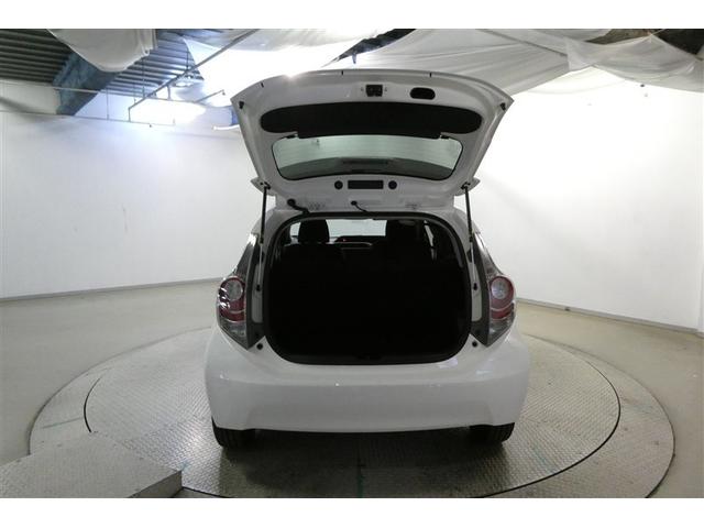 アクア Ｓ　スマートキープッシュスタート　キーレスエントリ　フルセグ地デジ　イモビ　ナビ＆ＴＶ　オートエアコン　デュアルエアバック　ＥＳＣ　Ｂカメラ　パワーウィンドウ　ＥＴＣ　ＤＶＤ再生可能　ＳＲＳ　ＡＢＳ（9枚目）