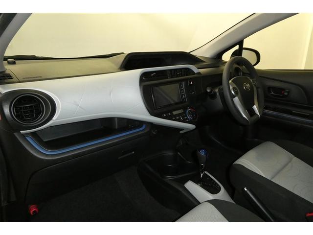 アクア Ｓ　スマートキープッシュスタート　キーレスエントリ　フルセグ地デジ　イモビ　ナビ＆ＴＶ　オートエアコン　デュアルエアバック　ＥＳＣ　Ｂカメラ　パワーウィンドウ　ＥＴＣ　ＤＶＤ再生可能　ＳＲＳ　ＡＢＳ（11枚目）