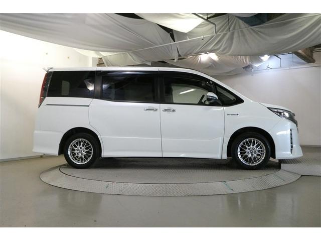 ノア ハイブリッドSi ダブルバイビーII Bカメラ 横滑り防止装置 LED エアロ 地デジ オートクルーズ DVD再生可 メモリナビ フルフラット エアバッグ ETC ナビ&TV 3列シート ABS アルミホイール スマートキ キーレス(5枚目)