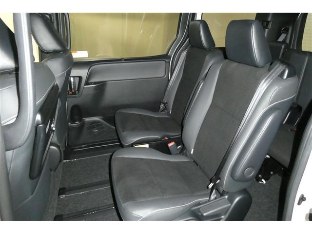 ノア ハイブリッドSi ダブルバイビーII Bカメラ 横滑り防止装置 LED エアロ 地デジ オートクルーズ DVD再生可 メモリナビ フルフラット エアバッグ ETC ナビ&TV 3列シート ABS アルミホイール スマートキ キーレス(14枚目)