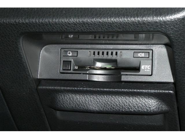 ノア ハイブリッドSi ダブルバイビーII Bカメラ 横滑り防止装置 LED エアロ 地デジ オートクルーズ DVD再生可 メモリナビ フルフラット エアバッグ ETC ナビ&TV 3列シート ABS アルミホイール スマートキ キーレス(30枚目)