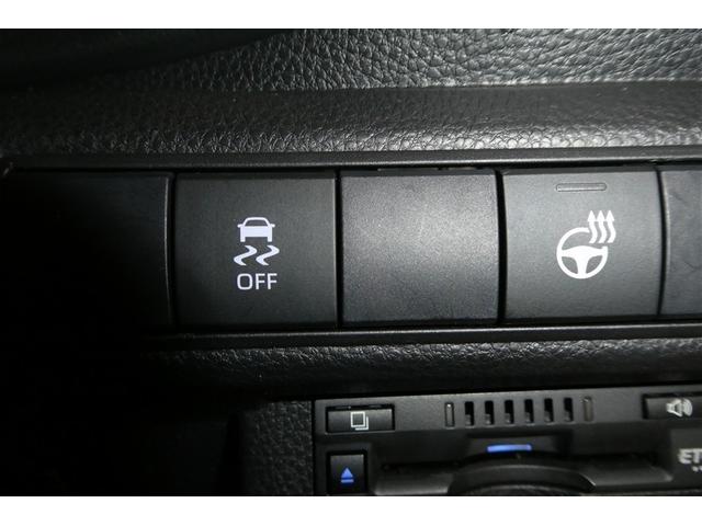 カローラ ハイブリッド　Ｓ　スマートキ　横滑り防止機能　ＬＥＤヘッドライト　ミュージックプレイヤー接続可　盗難防止装置　ＤＶＤ再生　キーレス　オートエアコン　クルコン　リヤカメラ　メモリナビ　フルセグ　パワーステアリング　ＡＷ（20枚目）