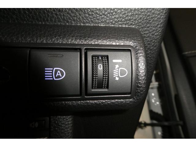 カローラ ハイブリッド　Ｓ　スマートキ　横滑り防止機能　ＬＥＤヘッドライト　ミュージックプレイヤー接続可　盗難防止装置　ＤＶＤ再生　キーレス　オートエアコン　クルコン　リヤカメラ　メモリナビ　フルセグ　パワーステアリング　ＡＷ（21枚目）