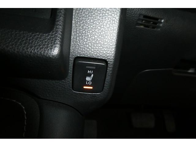 カローラ ハイブリッド　Ｓ　スマートキ　横滑り防止機能　ＬＥＤヘッドライト　ミュージックプレイヤー接続可　盗難防止装置　ＤＶＤ再生　キーレス　オートエアコン　クルコン　リヤカメラ　メモリナビ　フルセグ　パワーステアリング　ＡＷ（29枚目）