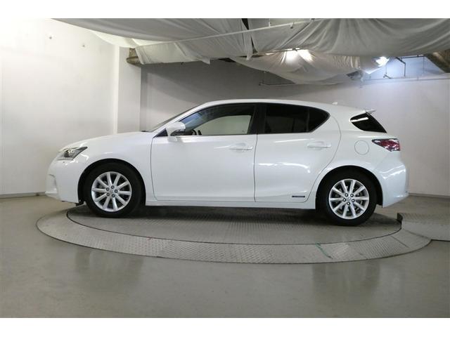 ＣＴ ＣＴ２００ｈ　バージョンＬ　ＤＶＤ再生可能　横滑り防止　リアカメラ　Ｐシート　ＡＡＣ　ナビＴＶ　本革　ＡＢＳ　サイドエアバック　クルーズＣ　ＡＷ　ミュージックプレイヤー接続可　イモビライザー　エアバッグ　キーレス　メモリナビ（4枚目）