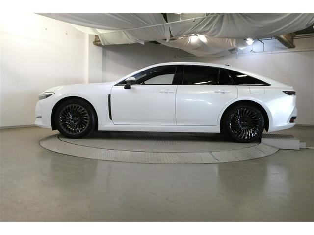 クラウン Ｚ　ムーンルーフ　レザーシート　寒冷地仕様　ＬＥＤヘッドライト　地デジＴＶ　ＡＢＳ　ＡＣ１００Ｖ　パワーシート　バックモニター　スマートキー　ＥＴＣ　ドライブレコーダー　アルミホイール　エアコン　キーレス（4枚目）