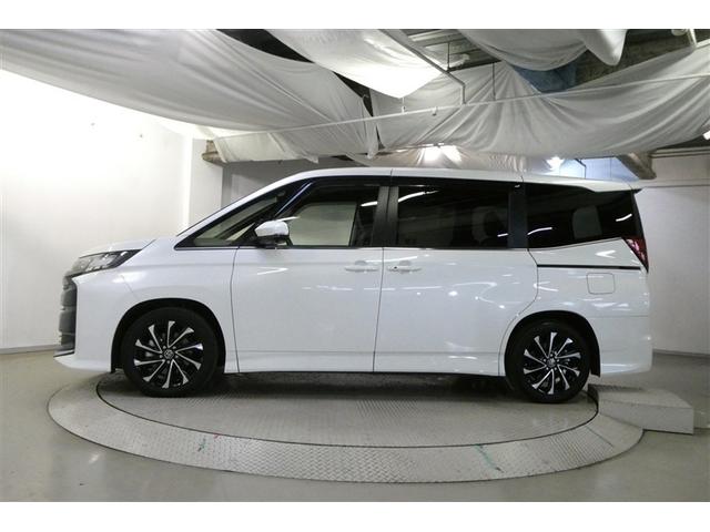 ノア Ｓ－Ｚ　アルミホイール　デュアルエアコン　クルーズコントロール　盗難防止装置　ＬＥＤライト　両側自動ドア　メモリーナビ　キーレス　横滑り防止　ナビＴＶ　三列シート　ＤＶＤ再生　ミュージックプレイヤー接続可（4枚目）