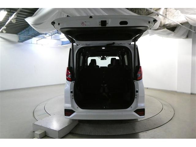 ノア Ｓ－Ｚ　アルミホイール　デュアルエアコン　クルーズコントロール　盗難防止装置　ＬＥＤライト　両側自動ドア　メモリーナビ　キーレス　横滑り防止　ナビＴＶ　三列シート　ＤＶＤ再生　ミュージックプレイヤー接続可（9枚目）