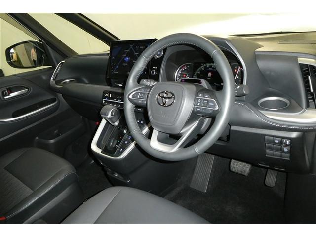 ノア Ｓ－Ｚ　アルミホイール　デュアルエアコン　クルーズコントロール　盗難防止装置　ＬＥＤライト　両側自動ドア　メモリーナビ　キーレス　横滑り防止　ナビＴＶ　三列シート　ＤＶＤ再生　ミュージックプレイヤー接続可（11枚目）