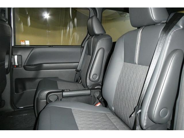 ノア Ｓ－Ｚ　アルミホイール　デュアルエアコン　クルーズコントロール　盗難防止装置　ＬＥＤライト　両側自動ドア　メモリーナビ　キーレス　横滑り防止　ナビＴＶ　三列シート　ＤＶＤ再生　ミュージックプレイヤー接続可（14枚目）