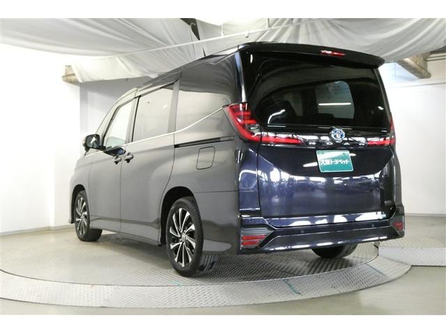 ノア ハイブリッドＳ－Ｚ　エアロ　横滑り防止機能　エアバッグ　オートクルーズコントロール　地デジ　両側自動ドア　ダブルエアコン　スマートエントリー　ＬＥＤランプ　バックモニター　メモリナビ　３列シート　ＥＴＣ付き　ＡＢＳ（7枚目）