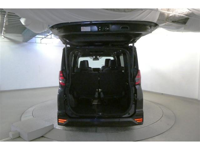 ノア ハイブリッドＳ－Ｚ　エアロ　横滑り防止機能　エアバッグ　オートクルーズコントロール　地デジ　両側自動ドア　ダブルエアコン　スマートエントリー　ＬＥＤランプ　バックモニター　メモリナビ　３列シート　ＥＴＣ付き　ＡＢＳ（10枚目）