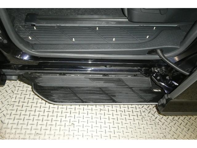 ノア ハイブリッドＳ－Ｚ　エアロ　横滑り防止機能　エアバッグ　オートクルーズコントロール　地デジ　両側自動ドア　ダブルエアコン　スマートエントリー　ＬＥＤランプ　バックモニター　メモリナビ　３列シート　ＥＴＣ付き　ＡＢＳ（16枚目）