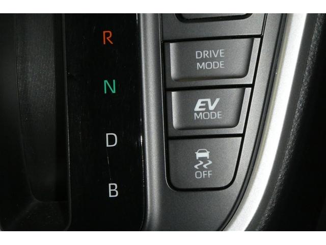 ノア ハイブリッドＳ－Ｚ　エアロ　横滑り防止機能　エアバッグ　オートクルーズコントロール　地デジ　両側自動ドア　ダブルエアコン　スマートエントリー　ＬＥＤランプ　バックモニター　メモリナビ　３列シート　ＥＴＣ付き　ＡＢＳ（28枚目）