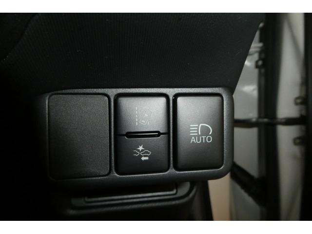 アクア Ｓスタイルブラック　ＡＵＸ端子　バックモニタ－　ナビＴＶ　イモビライザー　ＬＥＤライト　スマートキープッシュスタート　ＥＴＣ付き　Ｗエアバッグ　キーフリ　メモリーナビゲーション　横滑り防止装置付き　１セグ　ＡＢＳ　ＰＳ（20枚目）