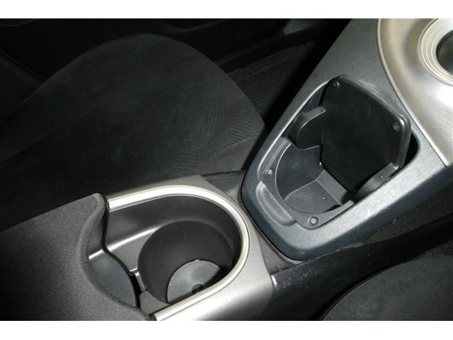 プリウス Ｓ　Ｂモニタ－　フルセグ地デジ　インテリキー　デュアルエアバック　エアＢ　イモビライザー　ＤＶＤ再生可能　ナビＴＶ　ＡＵＴＯエアコン　横スベリ防止　アルミホイール　ＥＴＣ装備　ＡＢＳ　サイドエアバッグ（30枚目）