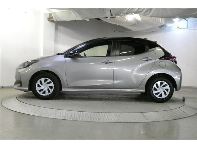 ヤリス Ｇ　カーナビ　Ｂカメラ　エアコン　スマートキー＆プッシュスタート　メモリーナビゲーション　イモビ　横滑り防止システム　クルーズＣ　ＡＢＳ　パワーウィンドウ　パワーステアリング　Ｗエアバック　ＥＴＣ車載器（4枚目）