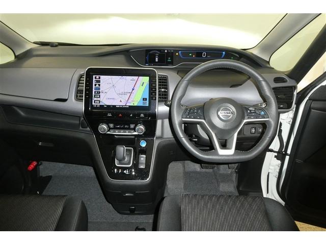 �C���p�l����́A������̓͂��ʒu�ɑ���{�^�����z�u����Ă���A�h���C�o�[�̎g�����肪�l������Ă��܂���