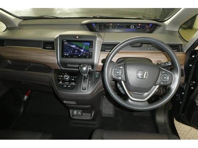 �C���p�l����́A������̓͂��ʒu�ɑ���{�^�����z�u����Ă���A�h���C�o�[�̎g�����肪�l������Ă��܂���