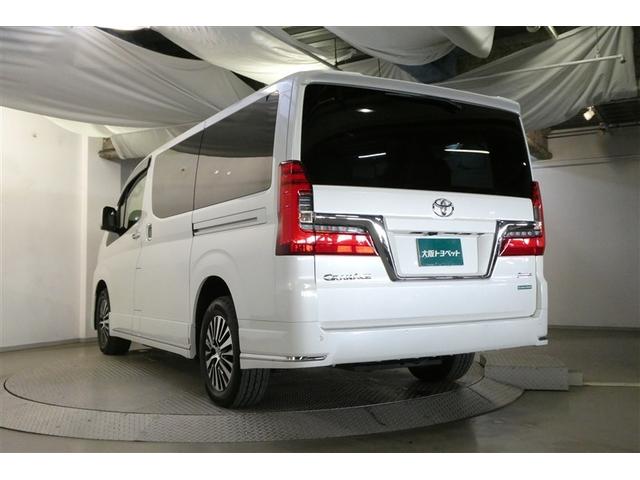 グランエース プレミアム　両側パワードア　軽減ブレーキ　スマキー　ＬＥＤランプ　本革シート　アルミ　エアロ　ナビ＆ＴＶ　地デジＴＶ　助手席エアバック　オートエアコン　ミュージックプレイヤー接続可　バックモニター　エアバッグ（6枚目）