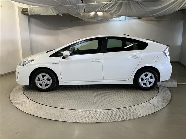 プリウス Ｓ　ＬＥＤエディション　インテリキー　盗難防止　ＡＵＴＯエアコン　助手席エアバッグ　地デジフルセグ　ナビＴＶ　ＡＷ　エアバック　ＡＵＸ端子　ＥＴＣ車載器　Ｂカメ　パワーウィンドー　パワーステアリング　ＨＤＤナビ　ＬＥＤライト（4枚目）