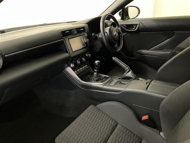 ��������Ƃ����f�U�C���̓����́A�������g���^�Ԃ̏�i���������܂��B