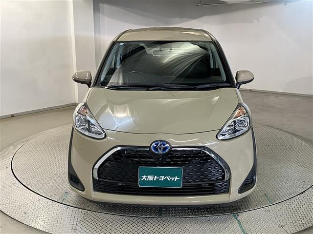 シエンタ ハイブリッド　ファンベースＧ　ブレーキサポート　横滑防止装置　助手席エアバック　ＤＶＤ再生可　キーレスエントリー　Ｂカメラ　エアバッグ　盗難防止システム　ＬＥＤライト　パワーウィンドウ　ＥＴＣ　ＡＢＳ　ウォークスルー　ナビＴＶ（2枚目）