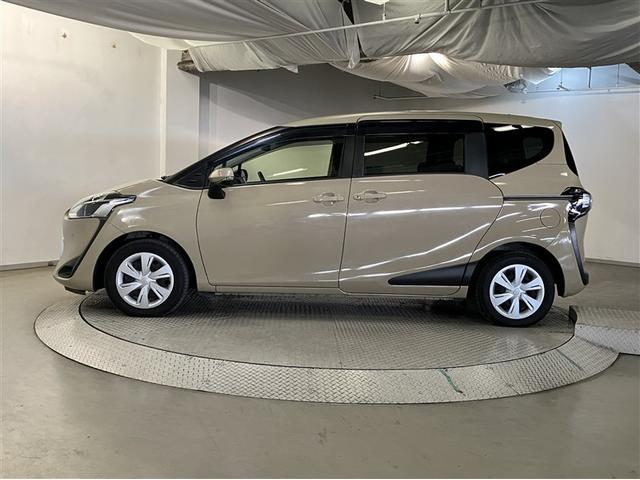 シエンタ ハイブリッド　ファンベースＧ　ブレーキサポート　横滑防止装置　助手席エアバック　ＤＶＤ再生可　キーレスエントリー　Ｂカメラ　エアバッグ　盗難防止システム　ＬＥＤライト　パワーウィンドウ　ＥＴＣ　ＡＢＳ　ウォークスルー　ナビＴＶ（4枚目）