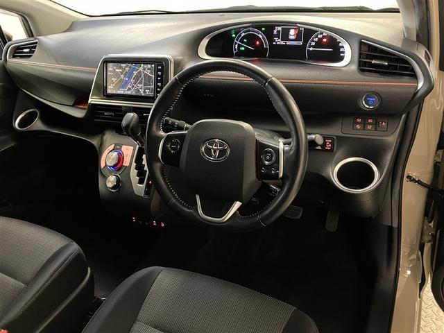 シエンタ ハイブリッド　ファンベースＧ　ブレーキサポート　横滑防止装置　助手席エアバック　ＤＶＤ再生可　キーレスエントリー　Ｂカメラ　エアバッグ　盗難防止システム　ＬＥＤライト　パワーウィンドウ　ＥＴＣ　ＡＢＳ　ウォークスルー　ナビＴＶ（11枚目）