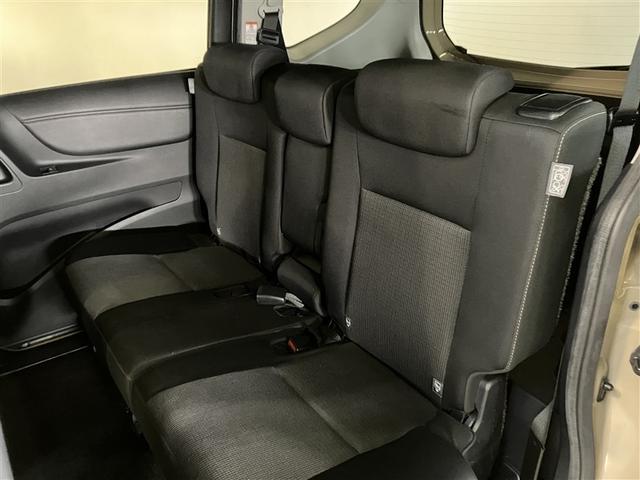 シエンタ ハイブリッド　ファンベースＧ　ブレーキサポート　横滑防止装置　助手席エアバック　ＤＶＤ再生可　キーレスエントリー　Ｂカメラ　エアバッグ　盗難防止システム　ＬＥＤライト　パワーウィンドウ　ＥＴＣ　ＡＢＳ　ウォークスルー　ナビＴＶ（14枚目）