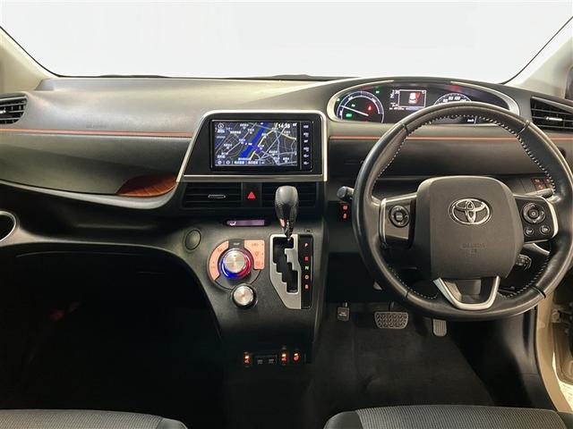 シエンタ ハイブリッド　ファンベースＧ　ブレーキサポート　横滑防止装置　助手席エアバック　ＤＶＤ再生可　キーレスエントリー　Ｂカメラ　エアバッグ　盗難防止システム　ＬＥＤライト　パワーウィンドウ　ＥＴＣ　ＡＢＳ　ウォークスルー　ナビＴＶ（18枚目）