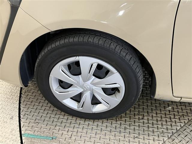 シエンタ ハイブリッド　ファンベースＧ　ブレーキサポート　横滑防止装置　助手席エアバック　ＤＶＤ再生可　キーレスエントリー　Ｂカメラ　エアバッグ　盗難防止システム　ＬＥＤライト　パワーウィンドウ　ＥＴＣ　ＡＢＳ　ウォークスルー　ナビＴＶ（27枚目）