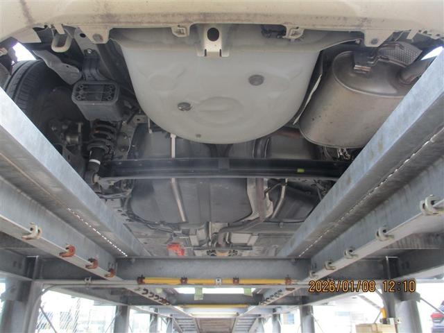 シエンタ ハイブリッド　ファンベースＧ　ブレーキサポート　横滑防止装置　助手席エアバック　ＤＶＤ再生可　キーレスエントリー　Ｂカメラ　エアバッグ　盗難防止システム　ＬＥＤライト　パワーウィンドウ　ＥＴＣ　ＡＢＳ　ウォークスルー　ナビＴＶ（31枚目）