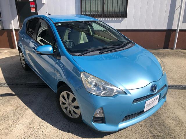 アクア S 禁煙車 ナビ ETC キーレス アイドリングストップ パワステ ABS 運転席・助手席エアバッグ(3枚目)