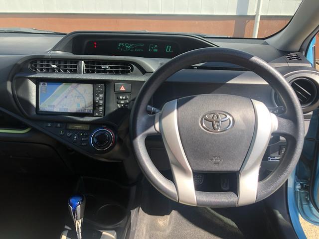 アクア S 禁煙車 ナビ ETC キーレス アイドリングストップ パワステ ABS 運転席・助手席エアバッグ(5枚目)