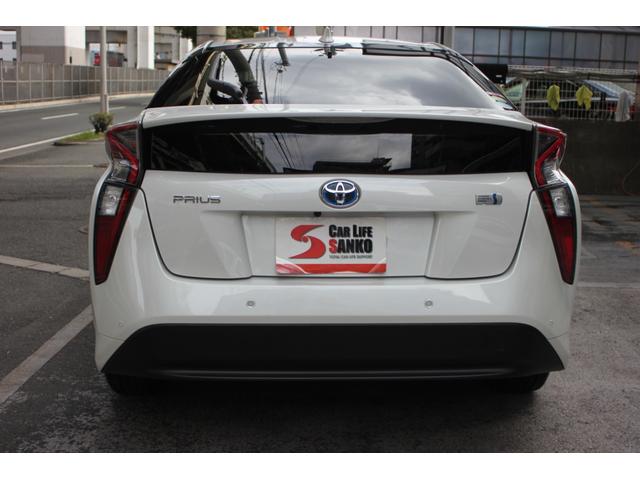 プリウス Ｓセーフティプラス　ワンオーナー車　セーフティセンス　インテリジェントクリアランスソナー　ＬＥＤヘッドライト　ＬＥＤフォグ　純正９インチナビ　フルセグＴＶ　Ｂｌｕｅｔｏｏｔｈ　バックカメラ　ＥＴＣ　ドライブレコーダー（5枚目）