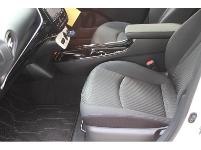 プリウス Ｓセーフティプラス　ワンオーナー車　セーフティセンス　インテリジェントクリアランスソナー　ＬＥＤヘッドライト　ＬＥＤフォグ　純正９インチナビ　フルセグＴＶ　Ｂｌｕｅｔｏｏｔｈ　バックカメラ　ＥＴＣ　ドライブレコーダー（12枚目）