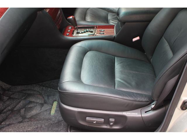 ブレビス Ａｉ２５０　黒革シート　パワーシート　シートヒーター　電動リヤサンシェード　サンルーフ　社外アルミ　ＨＩＤライト　フォグランプ　キーレス　ＥＴＣ　バックカメラ　タイミングベルト交換済みステッカー有り（12枚目）