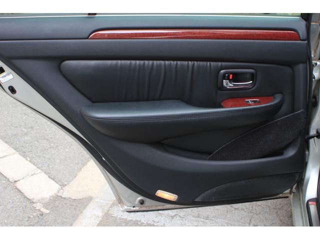 ブレビス Ａｉ２５０　黒革シート　パワーシート　シートヒーター　電動リヤサンシェード　サンルーフ　社外アルミ　ＨＩＤライト　フォグランプ　キーレス　ＥＴＣ　バックカメラ　タイミングベルト交換済みステッカー有り（24枚目）