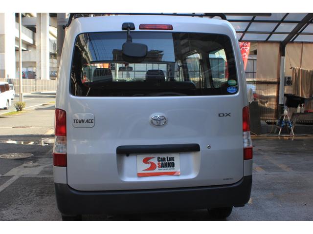 タウンエースバン ＤＸ　走行２９７９５キロ　前後ドラレコ　純正ナビ　フルセグＴＶ　Ｂｌｕｅｔｏｏｔｈ　バックカメラ　ＥＴＣ　ルーフキャリア　両側スライドドア（5枚目）